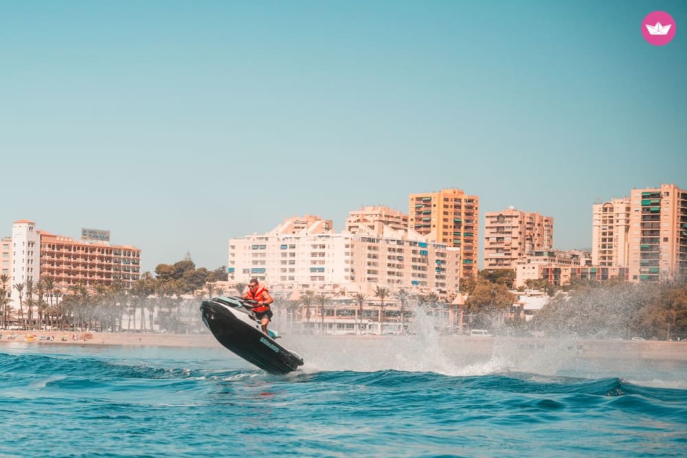 Cavalca le onde: 1 ora di jet ski a Fuengirola