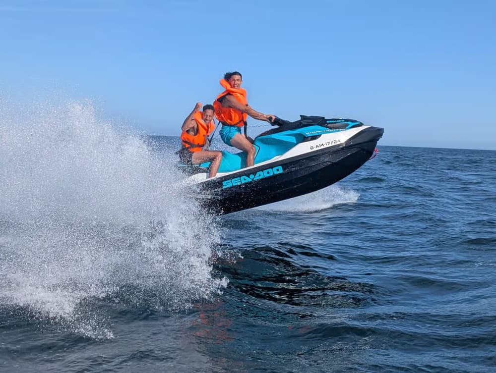 Zee, snelheid en zon: 30 minuten jetskiplezier in Fuengirola