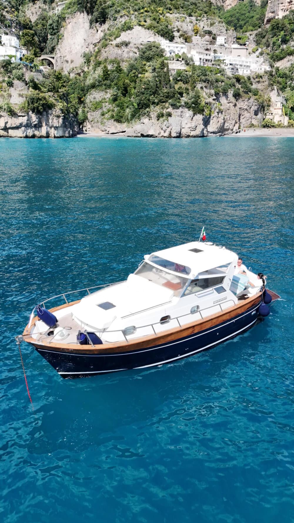 Ontdekkingstocht langs de kust van Capri – Grotten en de rotsen van Faraglioni