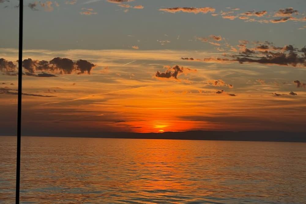 Puerto Banús – Excursion au coucher du soleil à bord d'un yacht de luxe au départ de Marbella