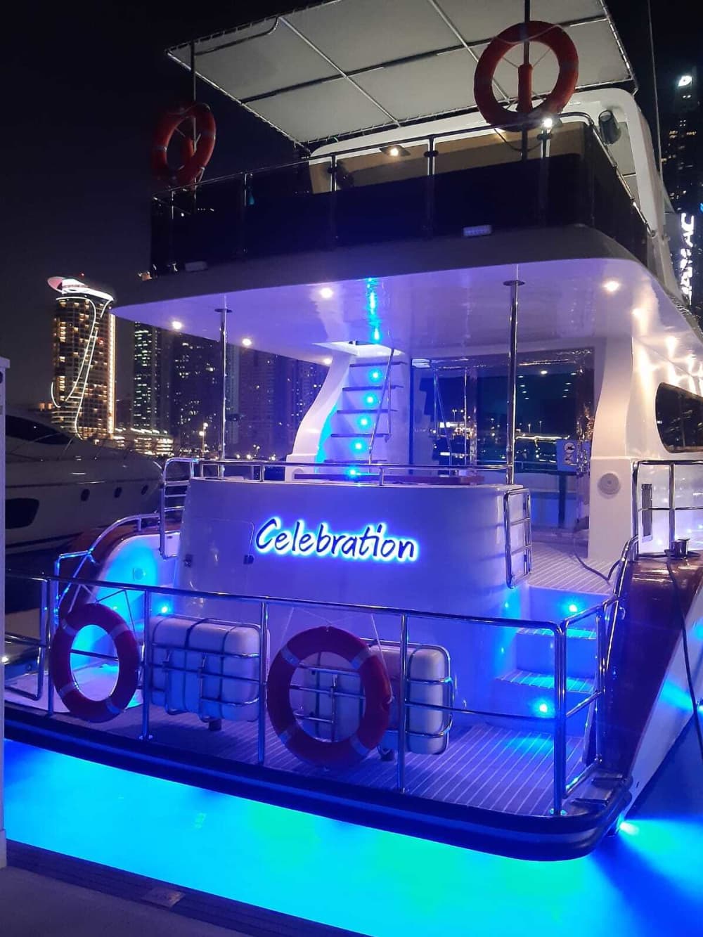 Kişiye özel Dubai yolculuğu: Motor yatla dolu büyülü bir gün