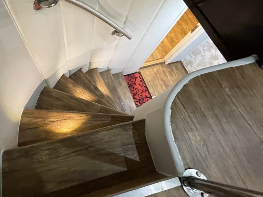 Une croisière sur mesure à Dubaï : une journée magique à bord d'un yacht à moteur
