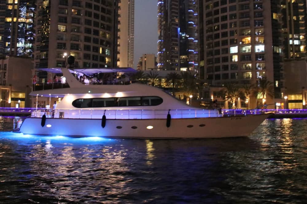 Kişiye özel Dubai yolculuğu: Motor yatla dolu büyülü bir gün