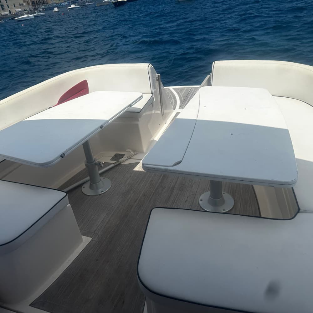 Mezza Giornata da Nisida a Capri: Mare, Charme e Relax