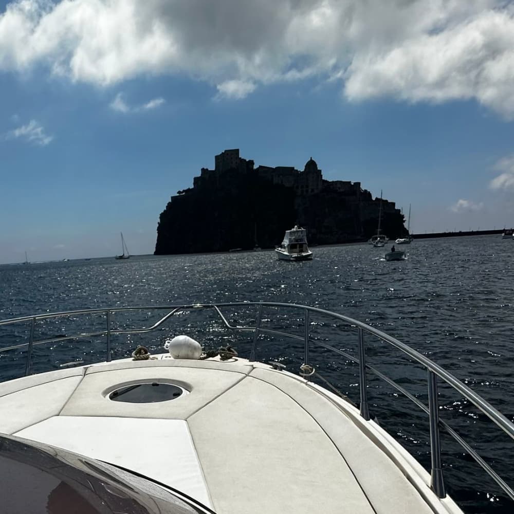 Journée complète entre la baie de Corricella et Procida : couleurs, mer et émotions