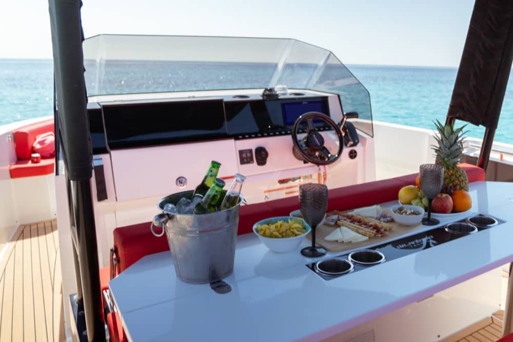 Es Vedrà Coastal Cruise: Daily Tour via Cala Pluma