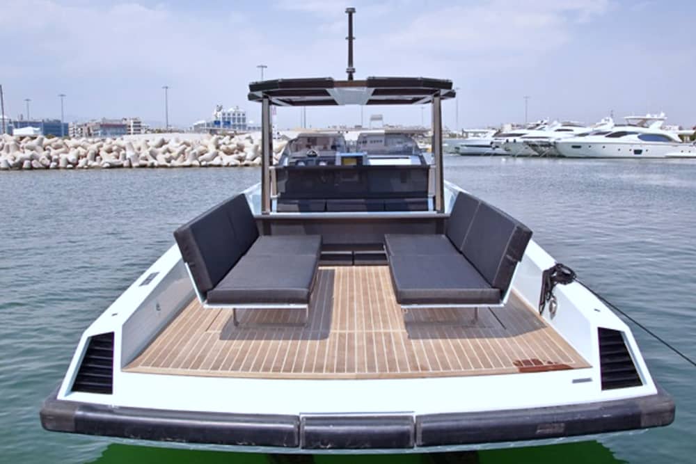 Afternoon Elegance: Private Cruise from Athens