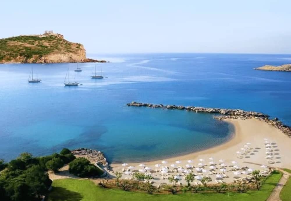 Afternoon Elegance: Private Cruise from Athens