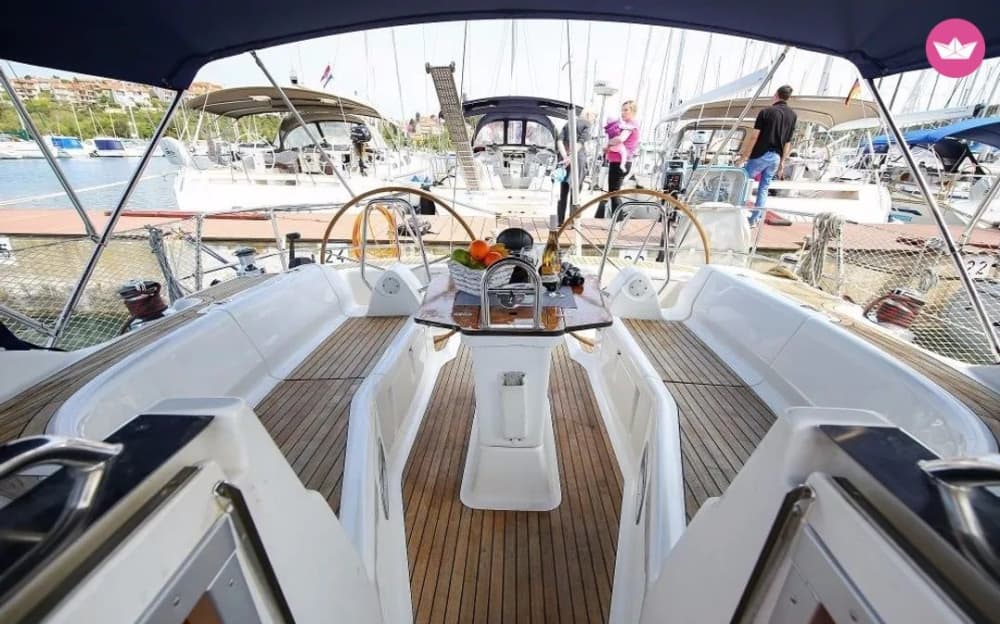 Tremiti Islands: Blue Horizon with Princess Sofi (Full Day)