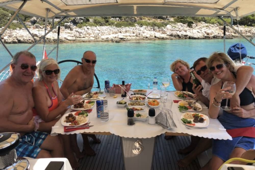 Tremiti Islands: Blue Horizon with Princess Sofi (Full Day)