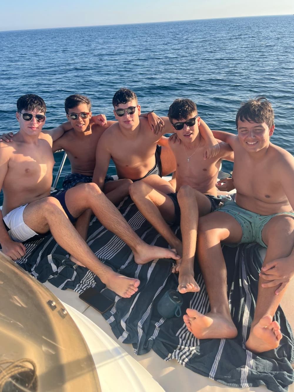 Ταχύτητα και Διασκέδαση – Θαλάσσιο Σκι και Πλωτό Ρυμούλκησης