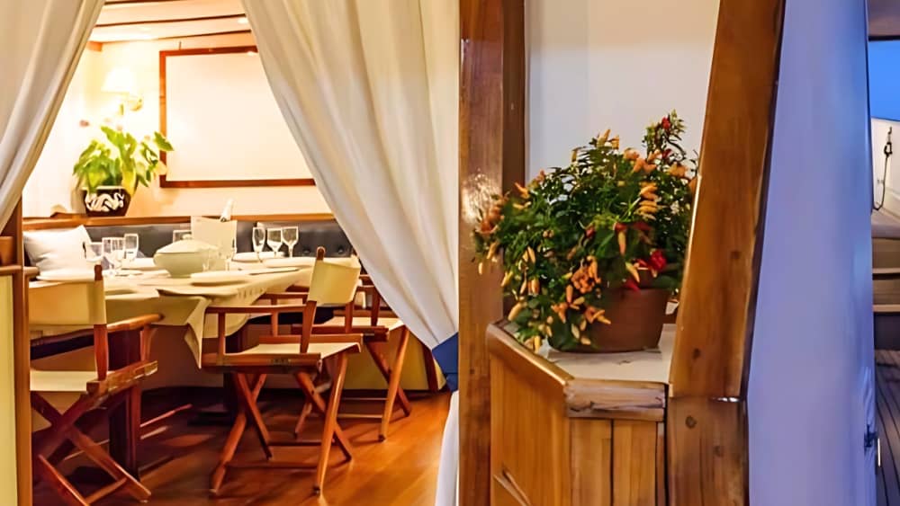 Tidlösa Taormina: Heldags lyxresa ombord på båten White Lotus