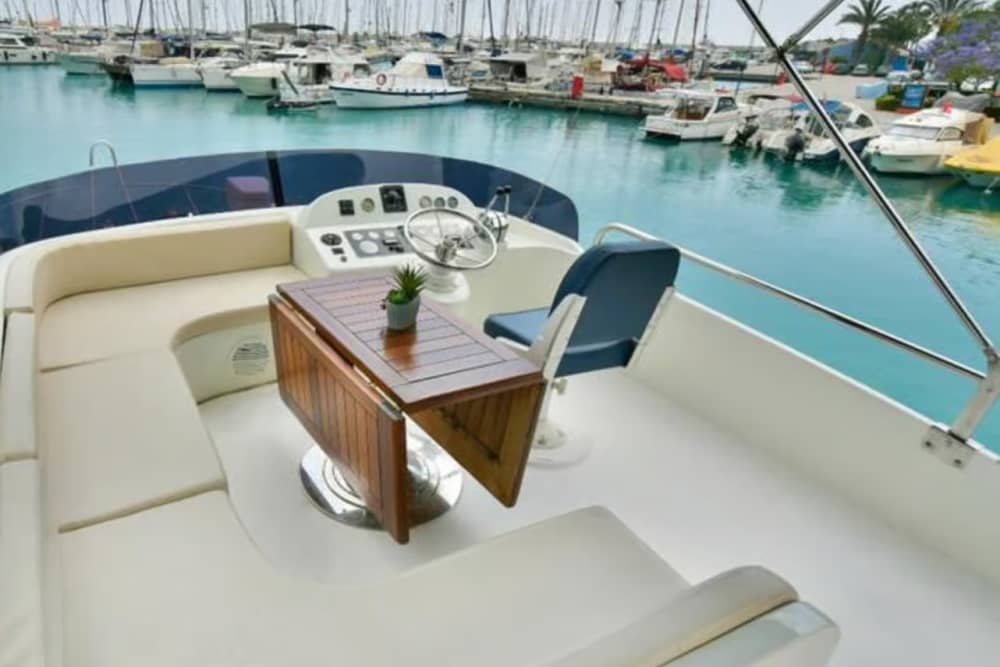 Antalya: tour privato in yacht con 3 soste per il bagno e un pasto