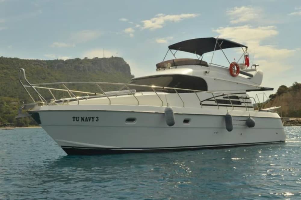 Antalya: tour privato in yacht con 3 soste per il bagno e un pasto