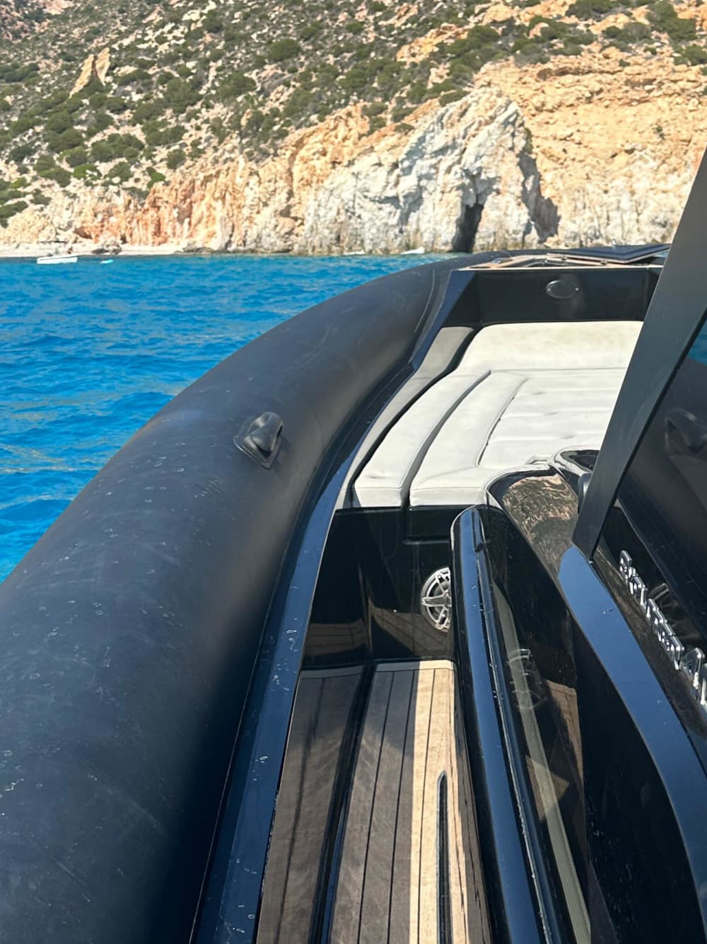 Antiparos, Panteronisi & Despotiko | Full-Day Private Yacht Excursion