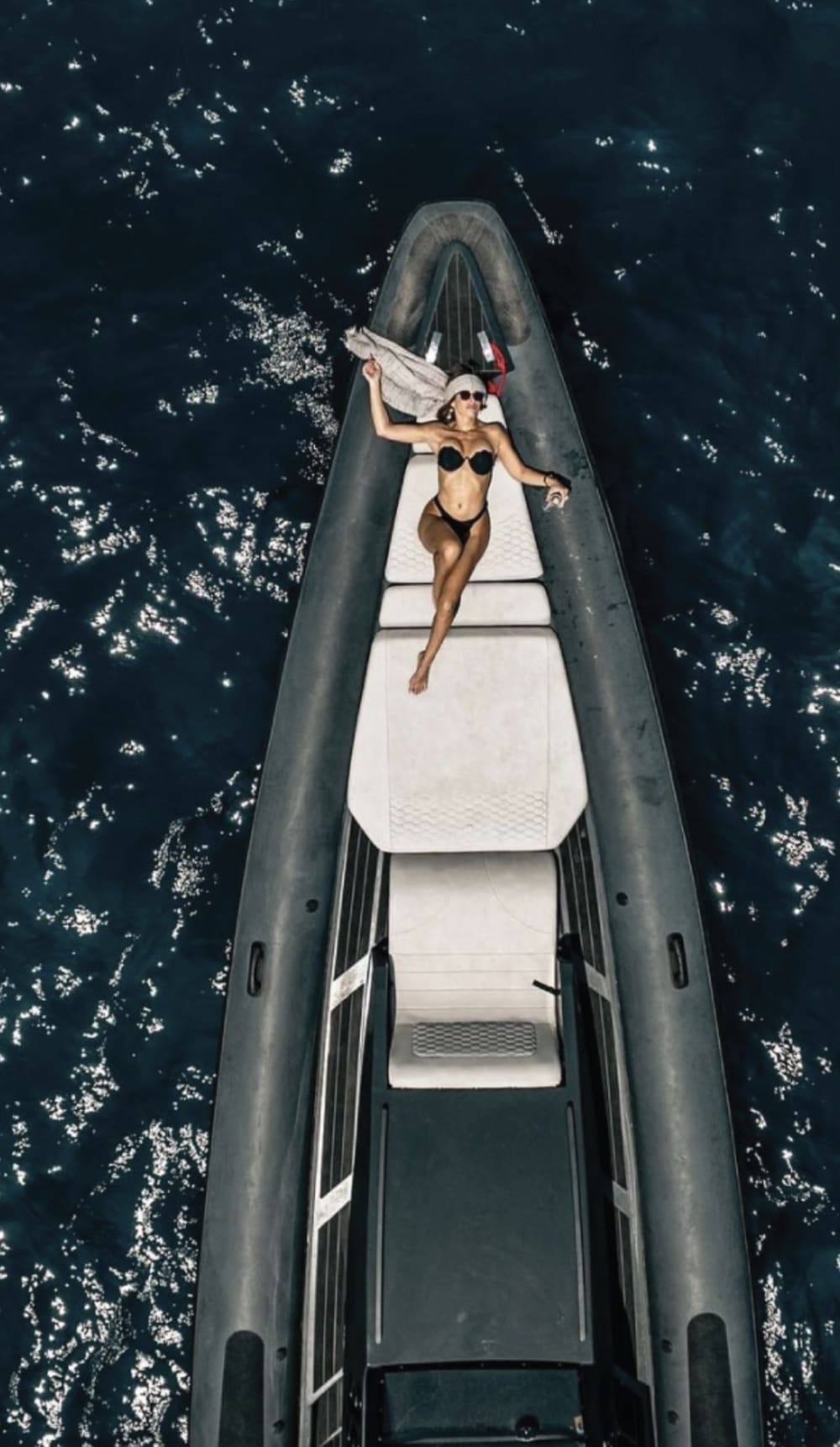 Relaxe em uma lancha em Palairos por 3h15.