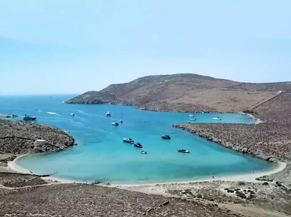 Rhenia, Delos och Mykonos södra kust | Heldags privat yachtkryssning