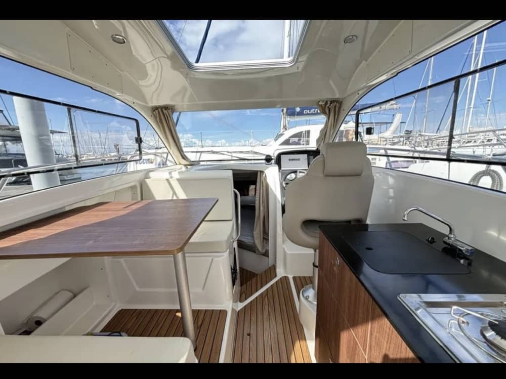 Capri-Bootstour mit Badestopp und Aperitif an Bord