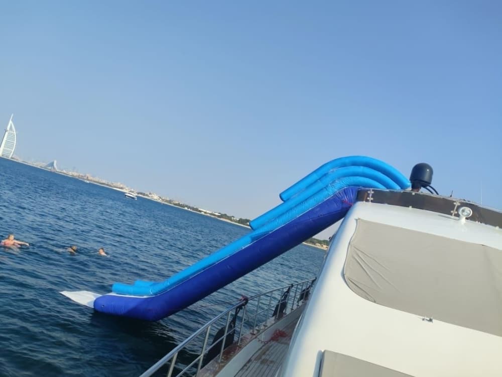 Poświęć 5 godzin na odkrycie ukrytej magii Dubai Marina zza fal