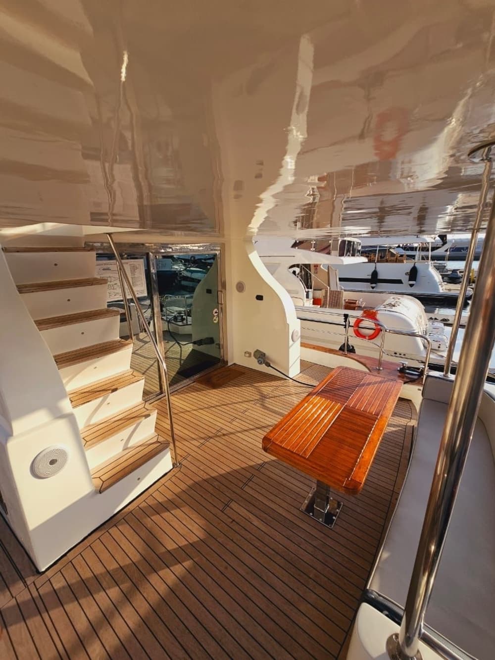 Poświęć 5 godzin na odkrycie ukrytej magii Dubai Marina zza fal