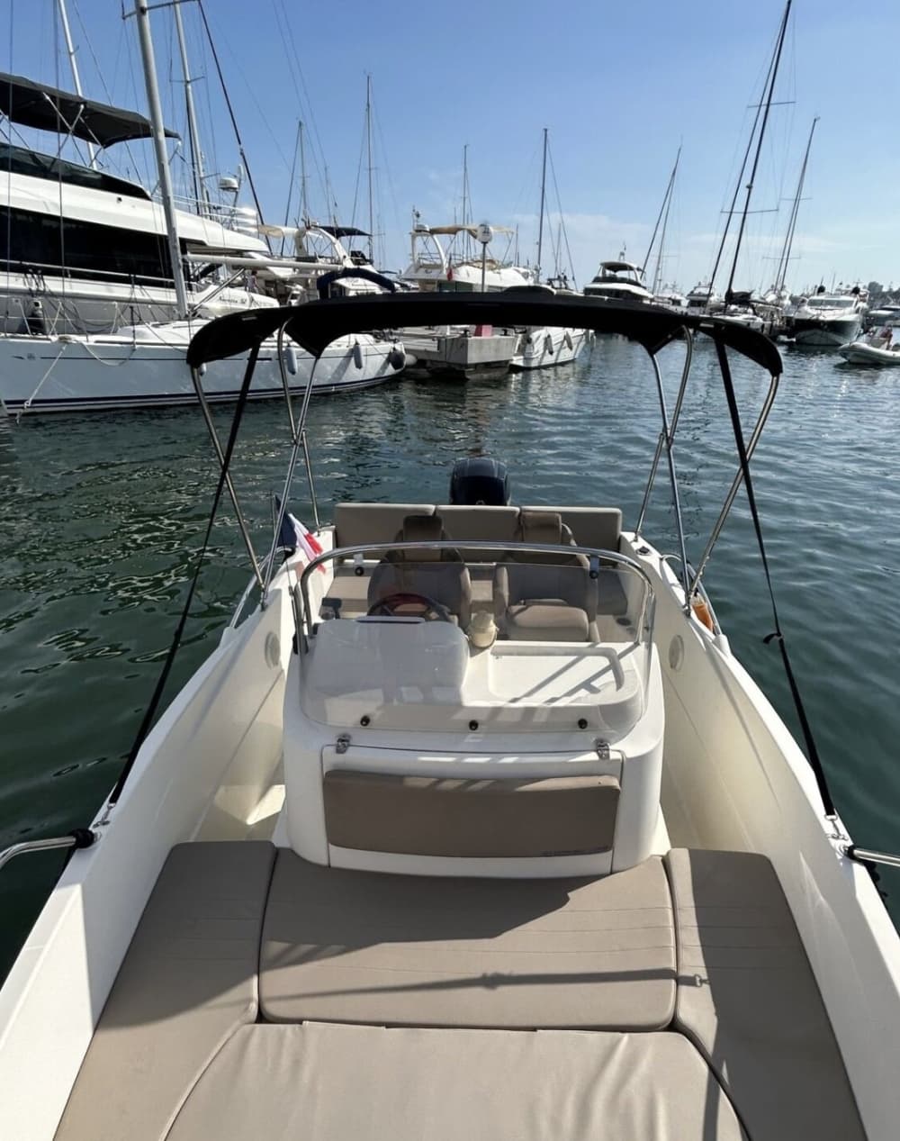 Lev för vågorna: En halvdagssemester i Golfe Juan ombord på en motorbåt