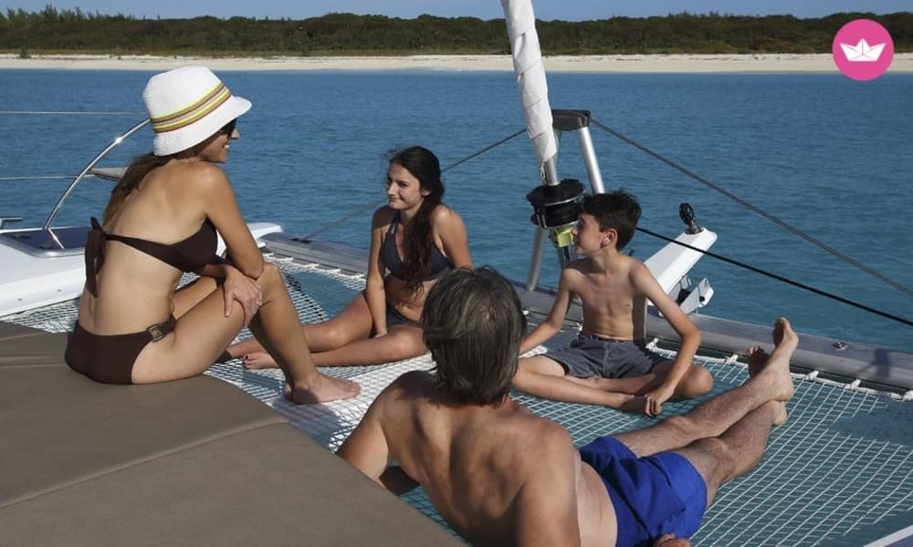 Lindos via mare – Tour privato di 10 ore in catamarano di lusso