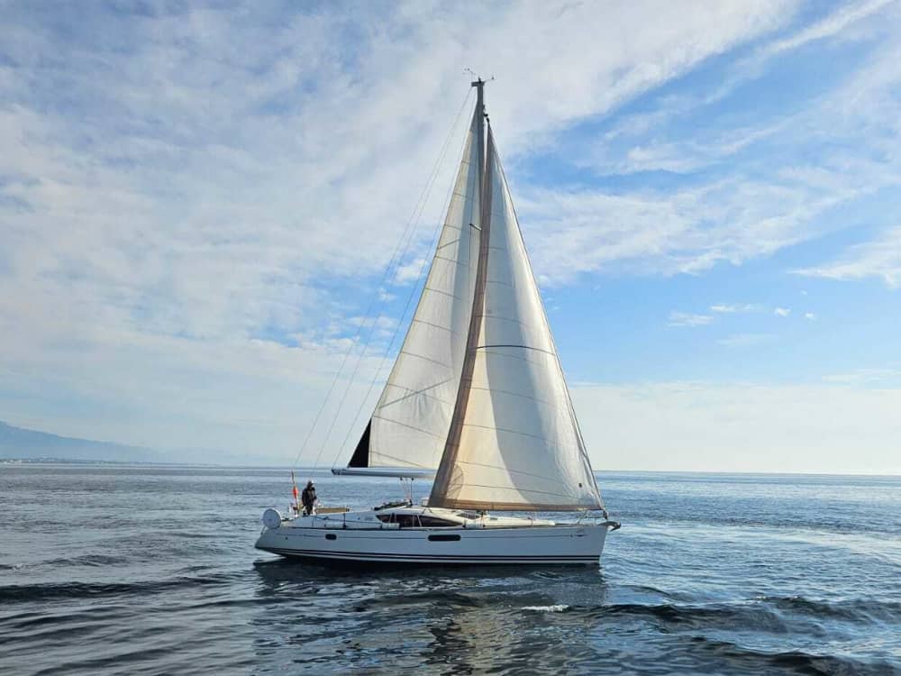 Navega y brilla: crucero de 3 horas por Crystal Bay