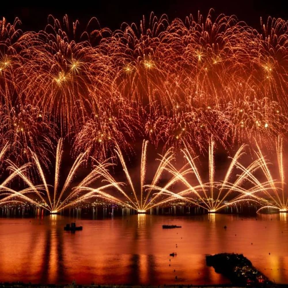FEUX D'ARTIFICE DEPUIS LA MER