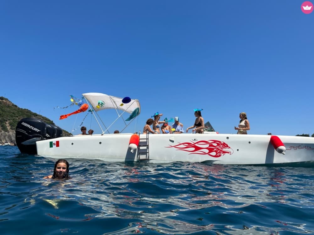 Crociera al tramonto con Aquila Rossa: l'ora d'oro di Napoli