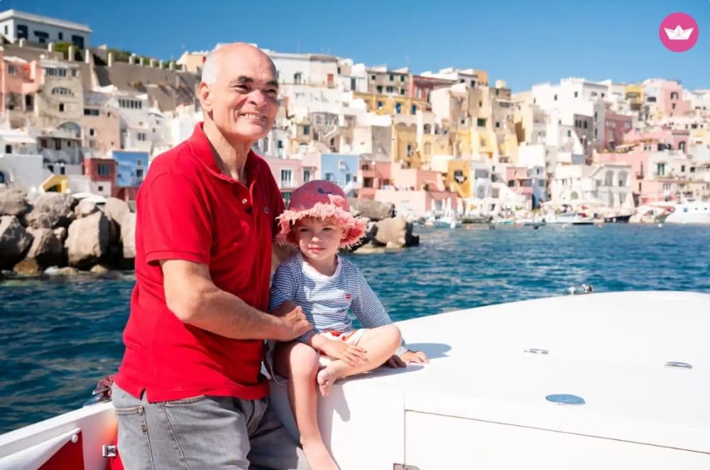 Crociera al tramonto con Aquila Rossa: l'ora d'oro di Napoli