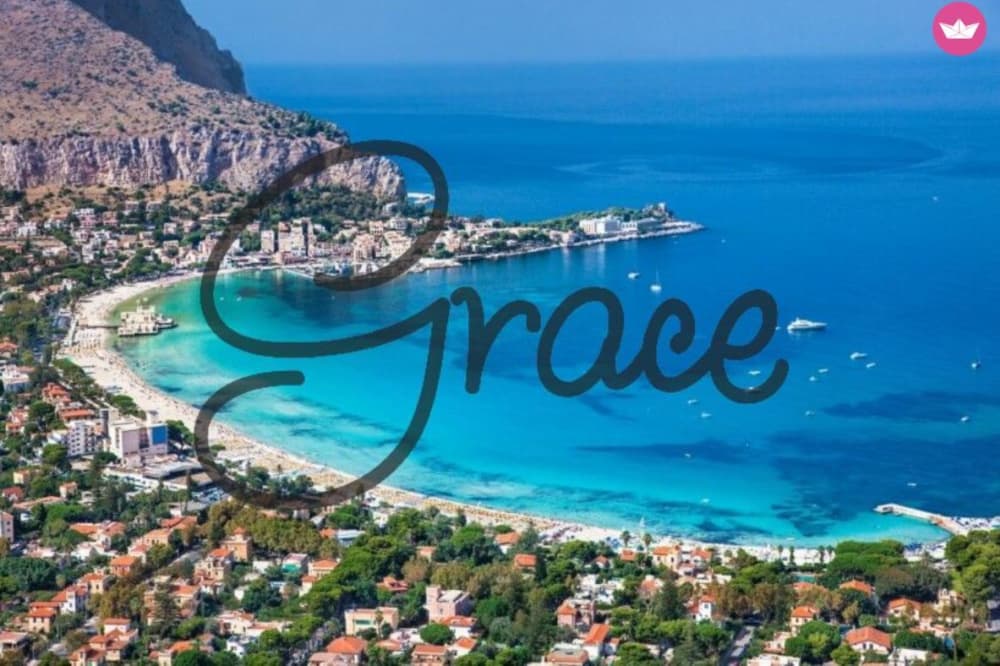 Blue Adventures between Towers and Wrecks