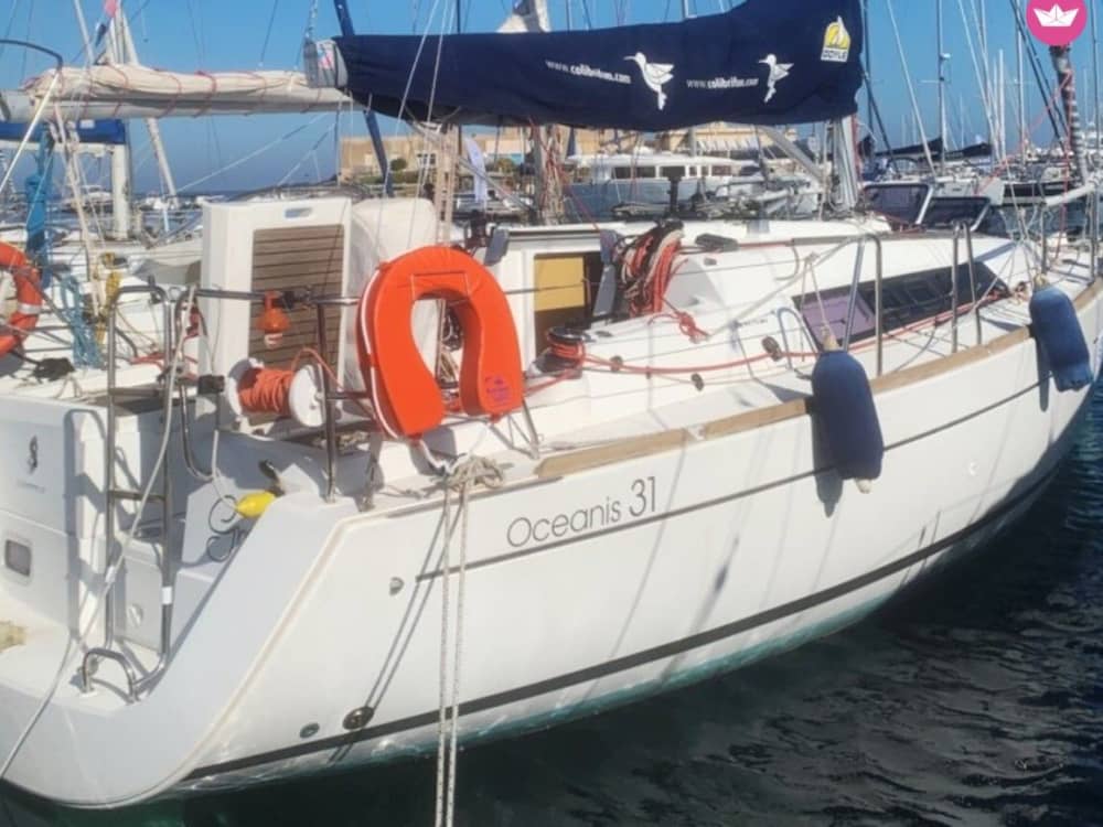 Blue Adventures between Towers and Wrecks