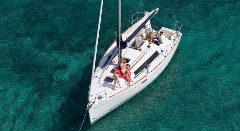 Blue Adventures between Towers and Wrecks