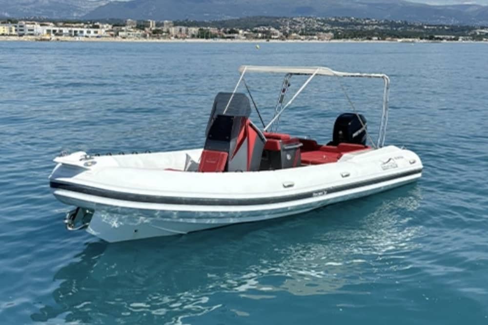 Profitez de 9h sur un bateau à moteur à Cavalaire-sur-Mer