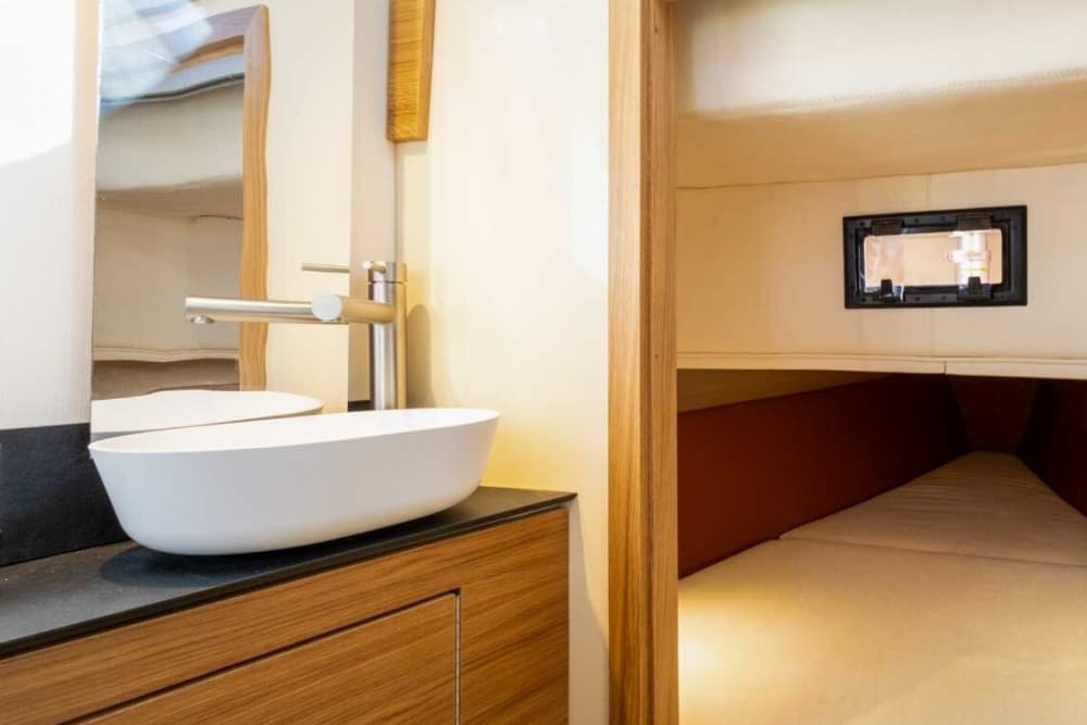 Luxury Half-Day Cruise: Portofino, San Fruttuoso & Punta Chiappa