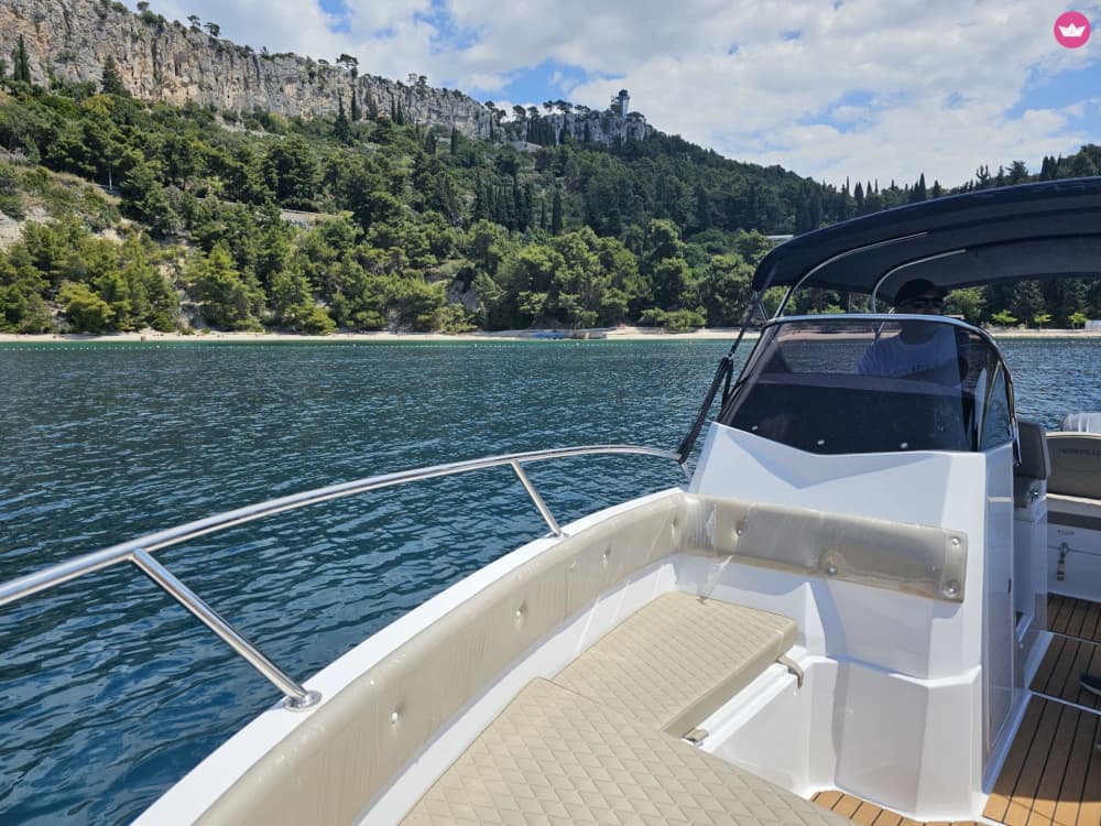 Passeio de barco de 4 horas pela Lagoa Azul e Šolta saindo de Split