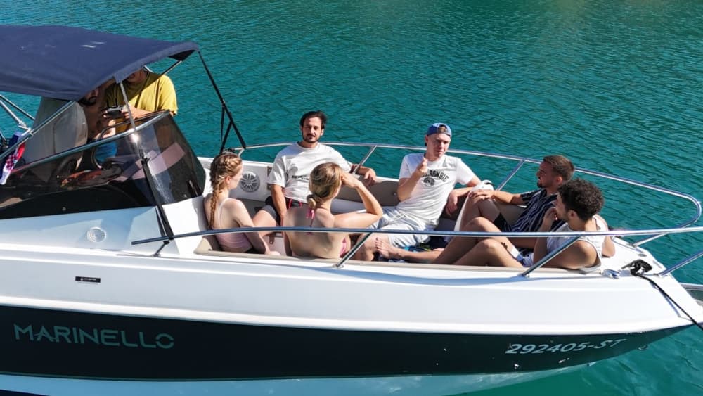 Passeio de barco de 4 horas pela Lagoa Azul e Šolta saindo de Split