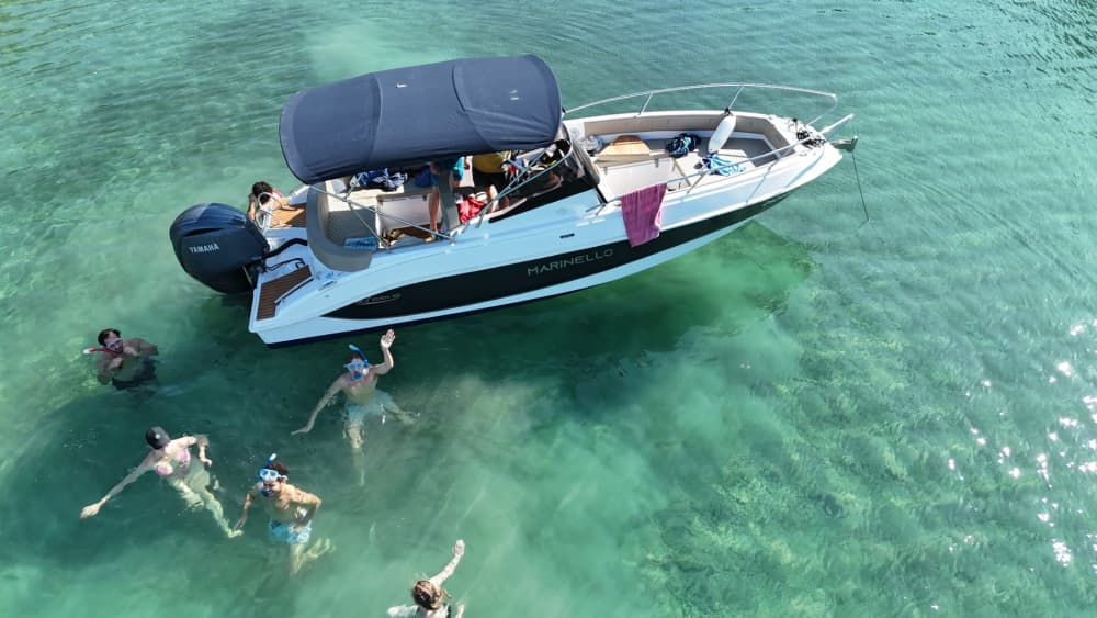 Passeio de barco de 4 horas pela Lagoa Azul e Šolta saindo de Split