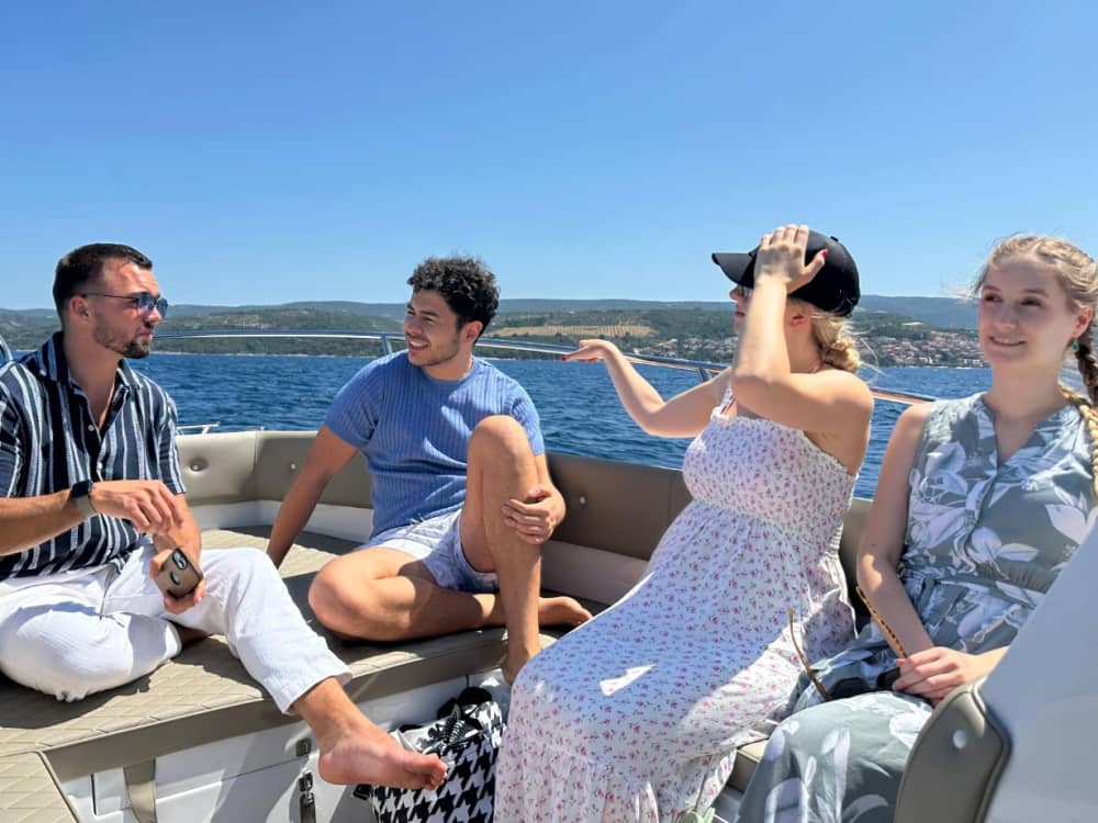 Passeio de barco de 4 horas pela Lagoa Azul e Šolta saindo de Split