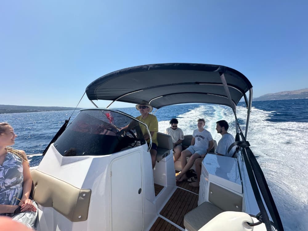Passeio de barco de 4 horas pela Lagoa Azul e Šolta saindo de Split