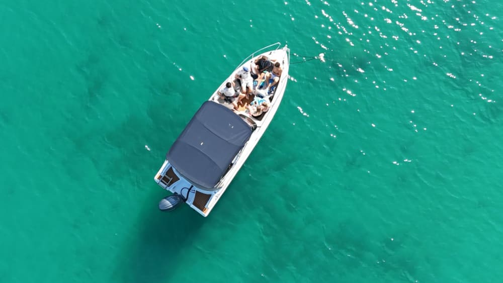 Passeio de barco de 4 horas pela Lagoa Azul e Šolta saindo de Split