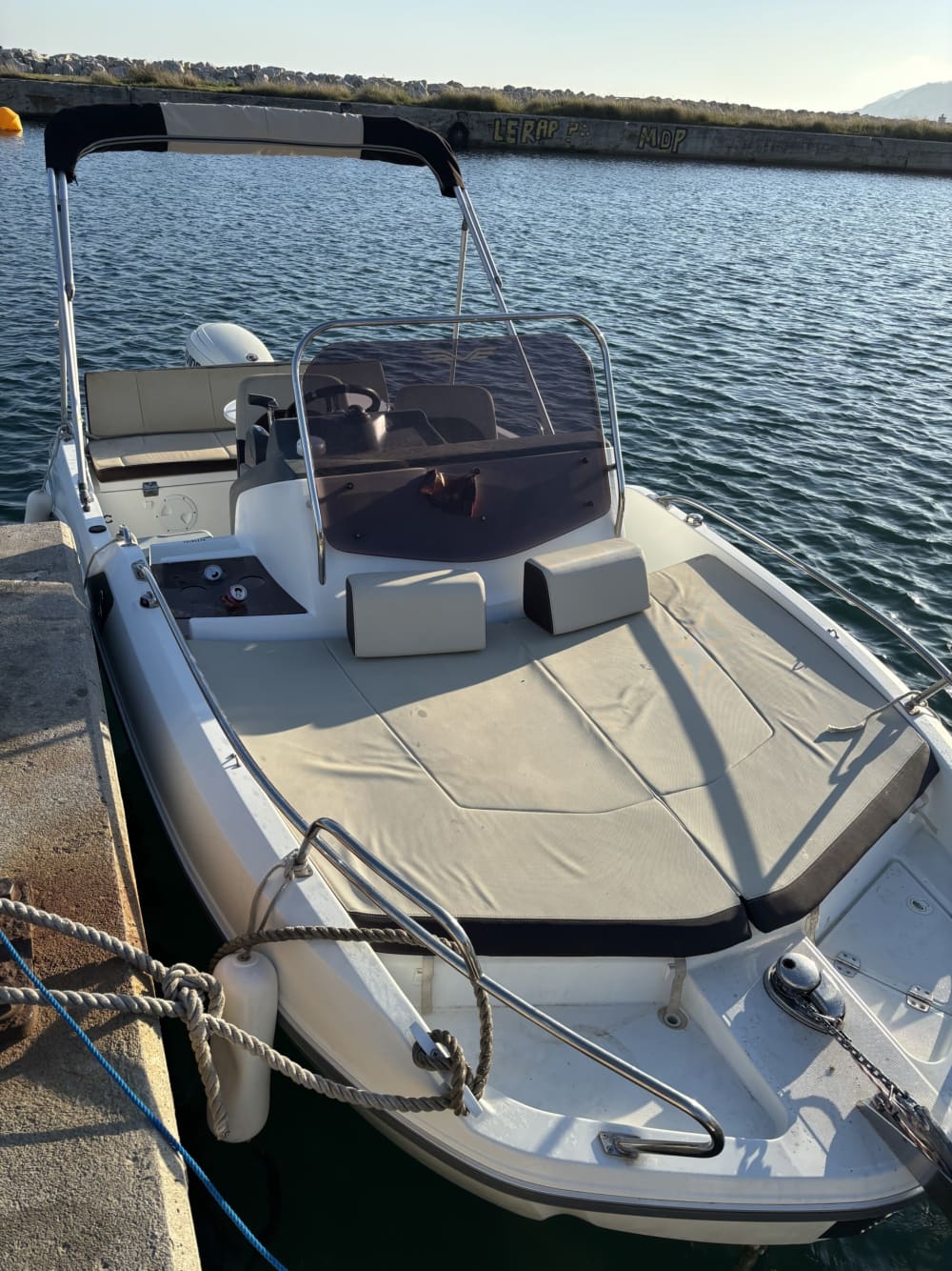 Neem een halve dag de tijd om te ontspannen op een motorboot in Marseille.