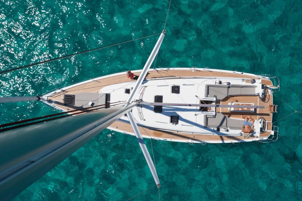 Проведите целый день, катаясь на парусной яхте в Ла Специи.