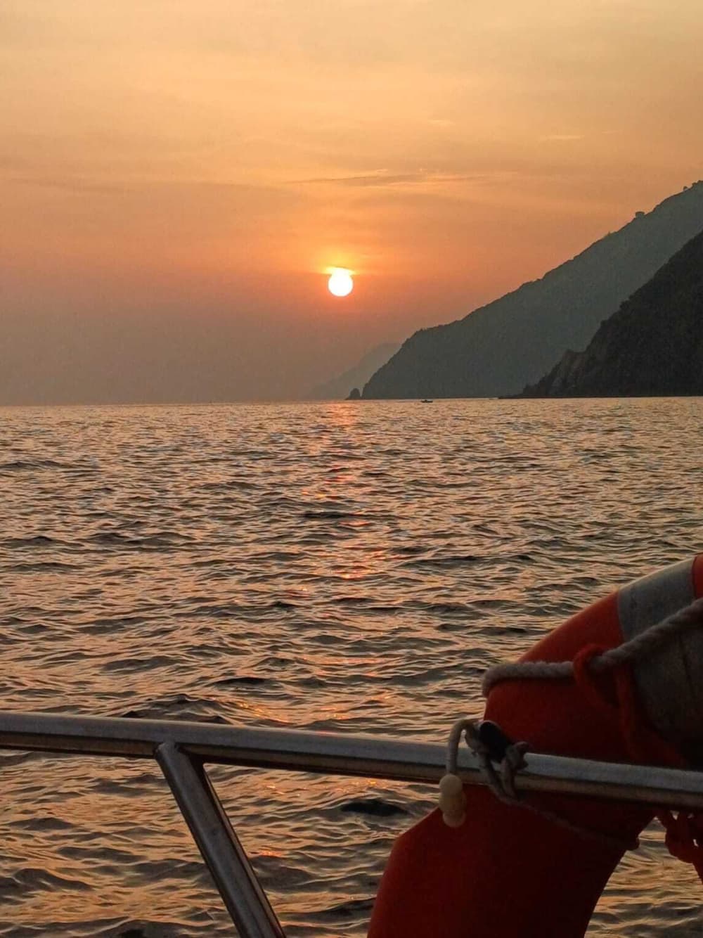 Проведите целый день, катаясь на парусной яхте в Ла Специи.