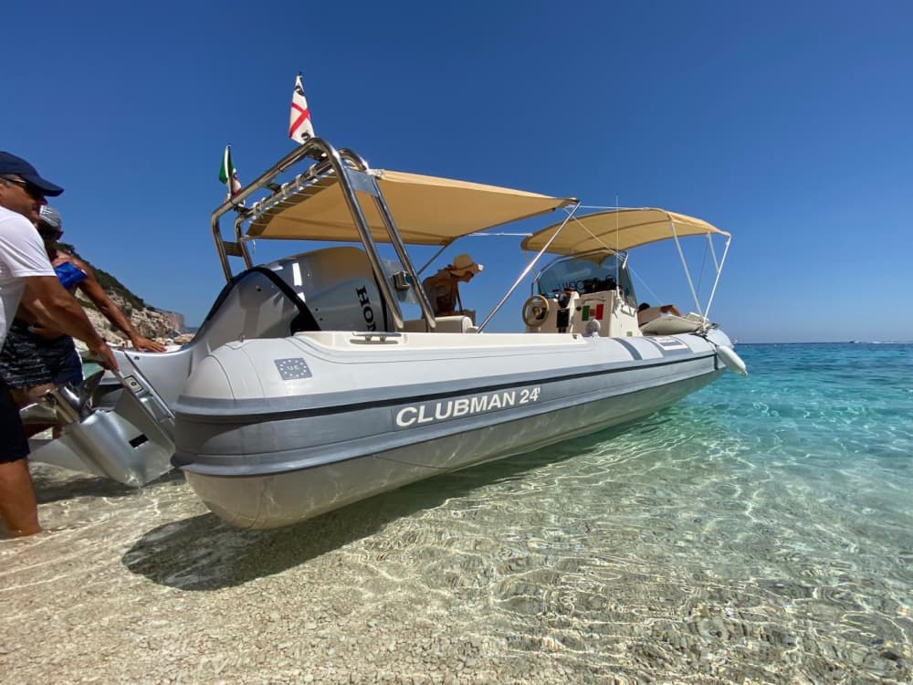 Побережье Ольястры на целый день — от Арбатакса до бухт: Голоритце, Мариолу, Луна и Бириала.