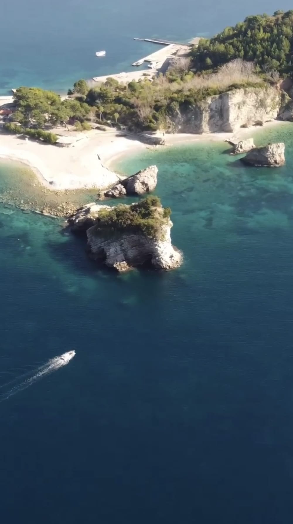 Fuga para a Lagoa Azul: cavernas escondidas e tesouros da ilha