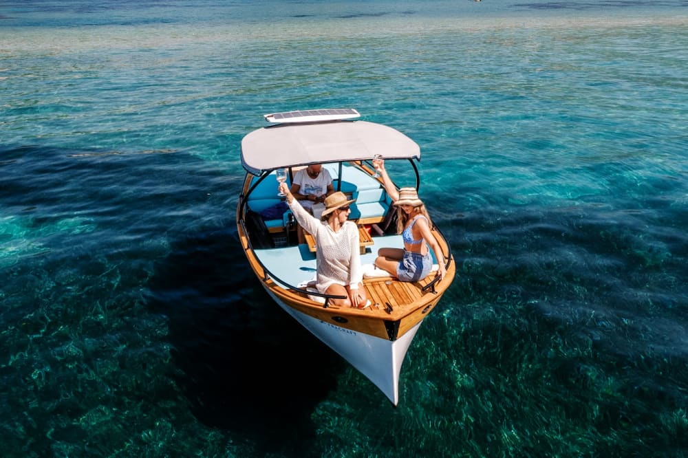 Fuga para a Lagoa Azul: cavernas escondidas e tesouros da ilha