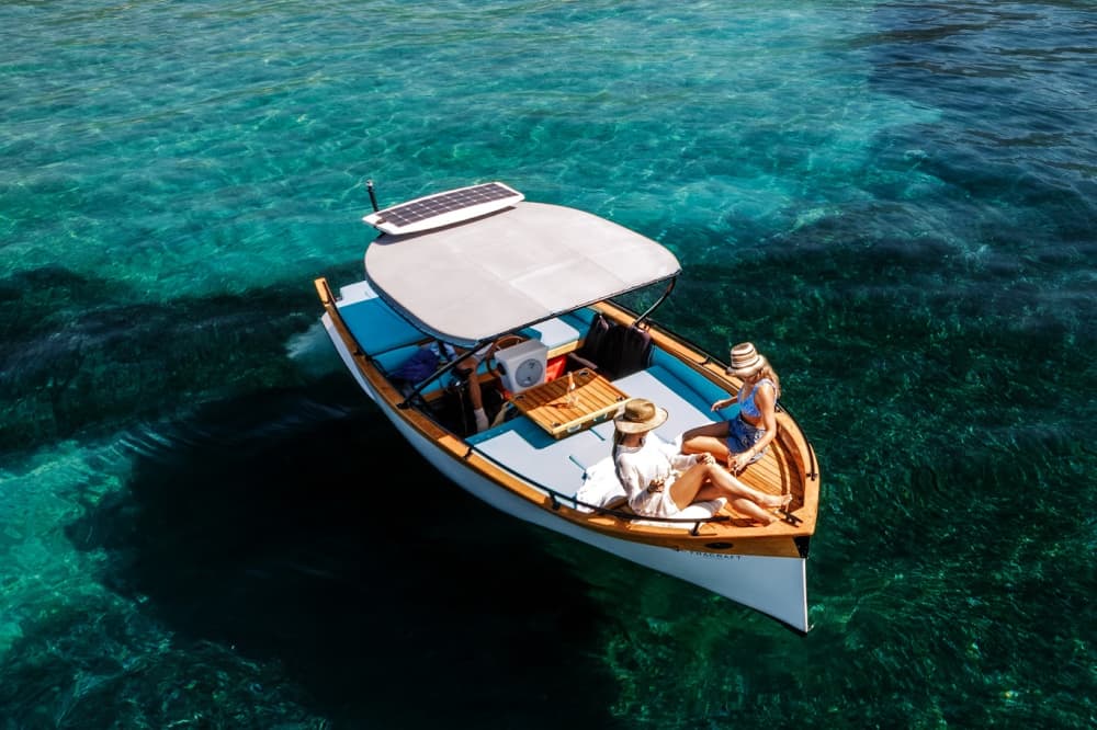 Fuga para a Lagoa Azul: cavernas escondidas e tesouros da ilha