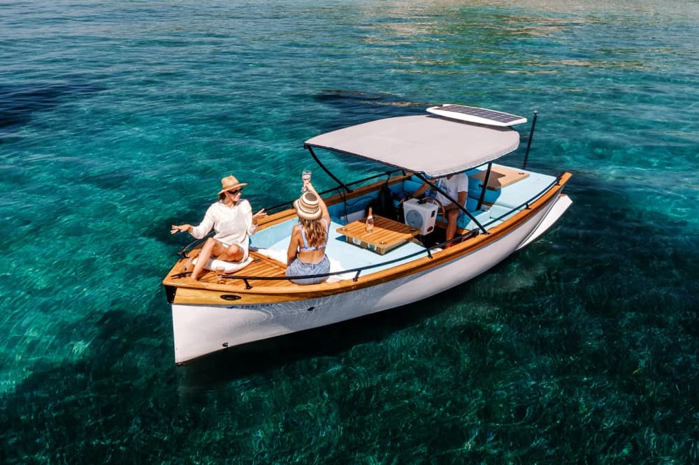 От Голубой лагуны до Святого Стефана: однодневный отдых на побережье