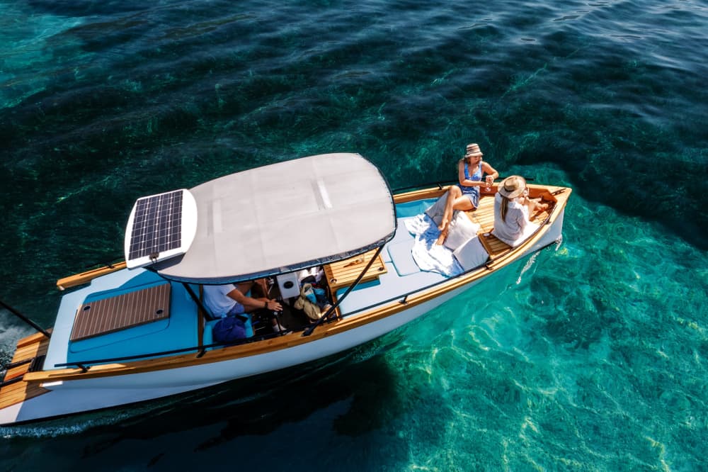 От Голубой лагуны до Святого Стефана: однодневный отдых на побережье